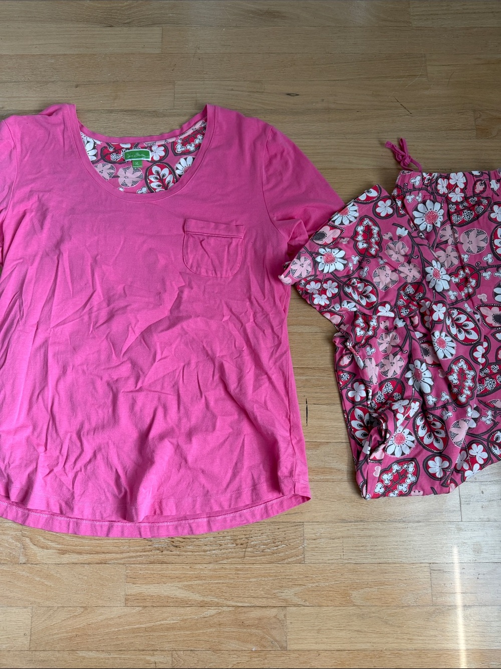 Vera Bradley Hot Pink Short-Sleeve Pajama Top with Pink Floral pants